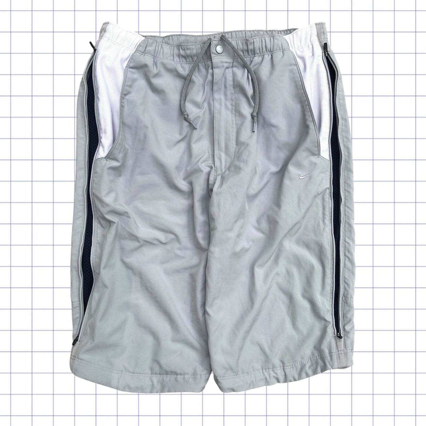 Early 2000s Technical Nike Shorts - 30-35W