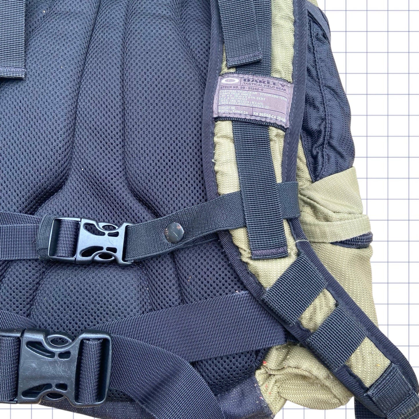 Oakley 2006 Tactical Field Gear Desert Backpack