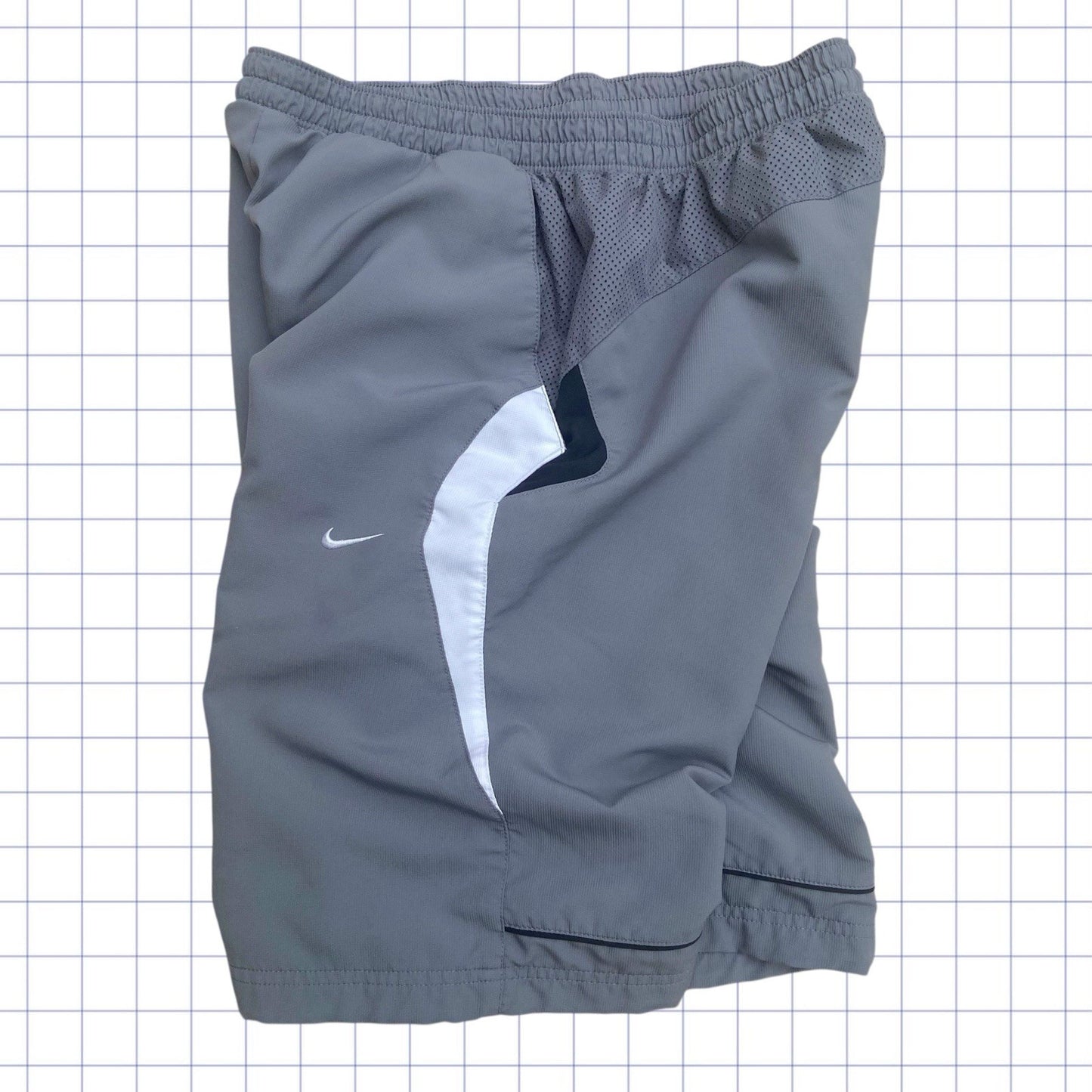 Vintage Nike Shorts – 28-32W
