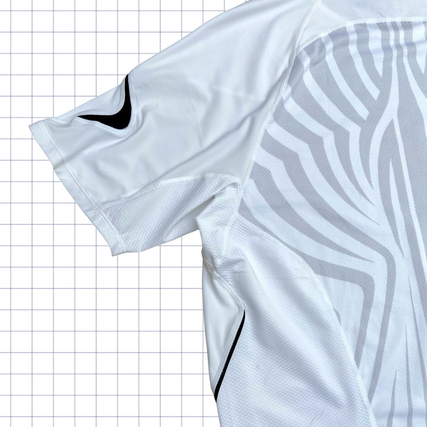 2000s Nike Sphere Tribal Tshirt - L