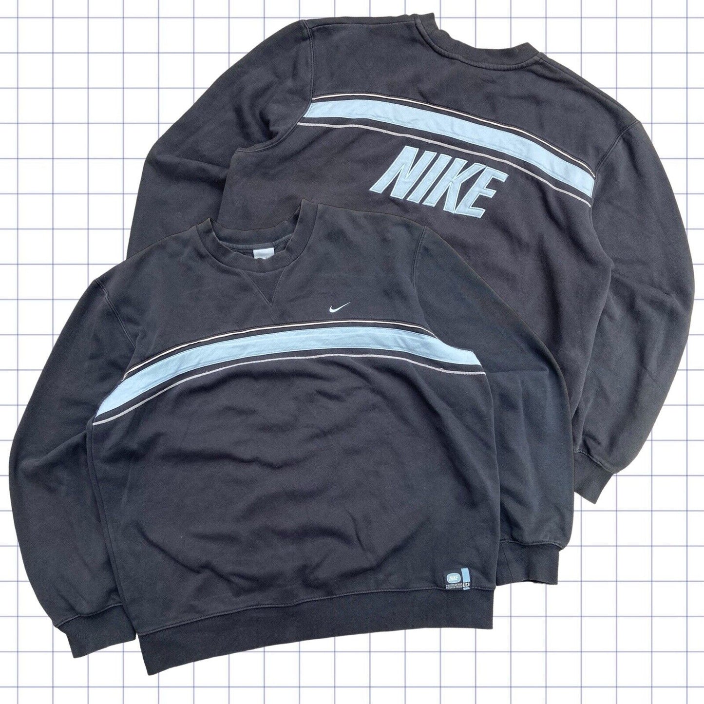 Early 2000s Nike Jumper - L