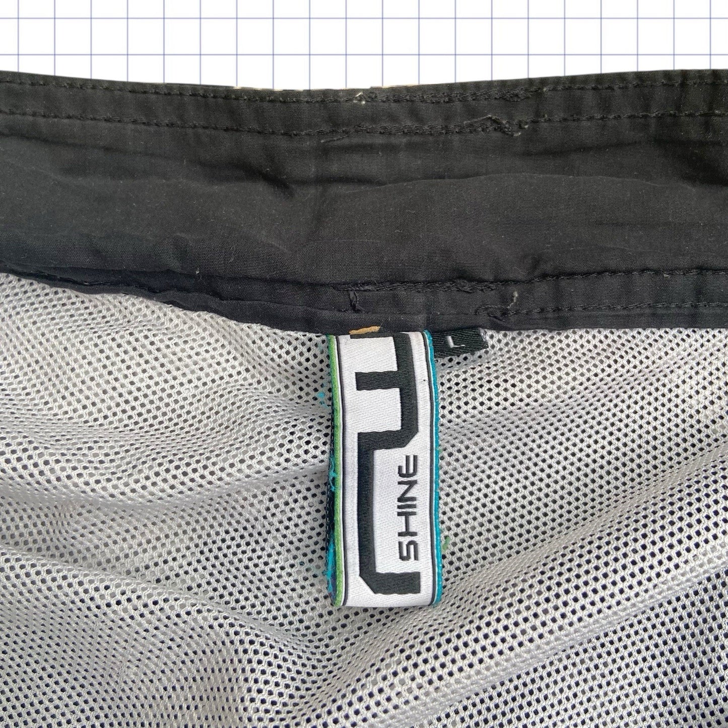 Vintage Quiksilver Style Board Shorts – 36W