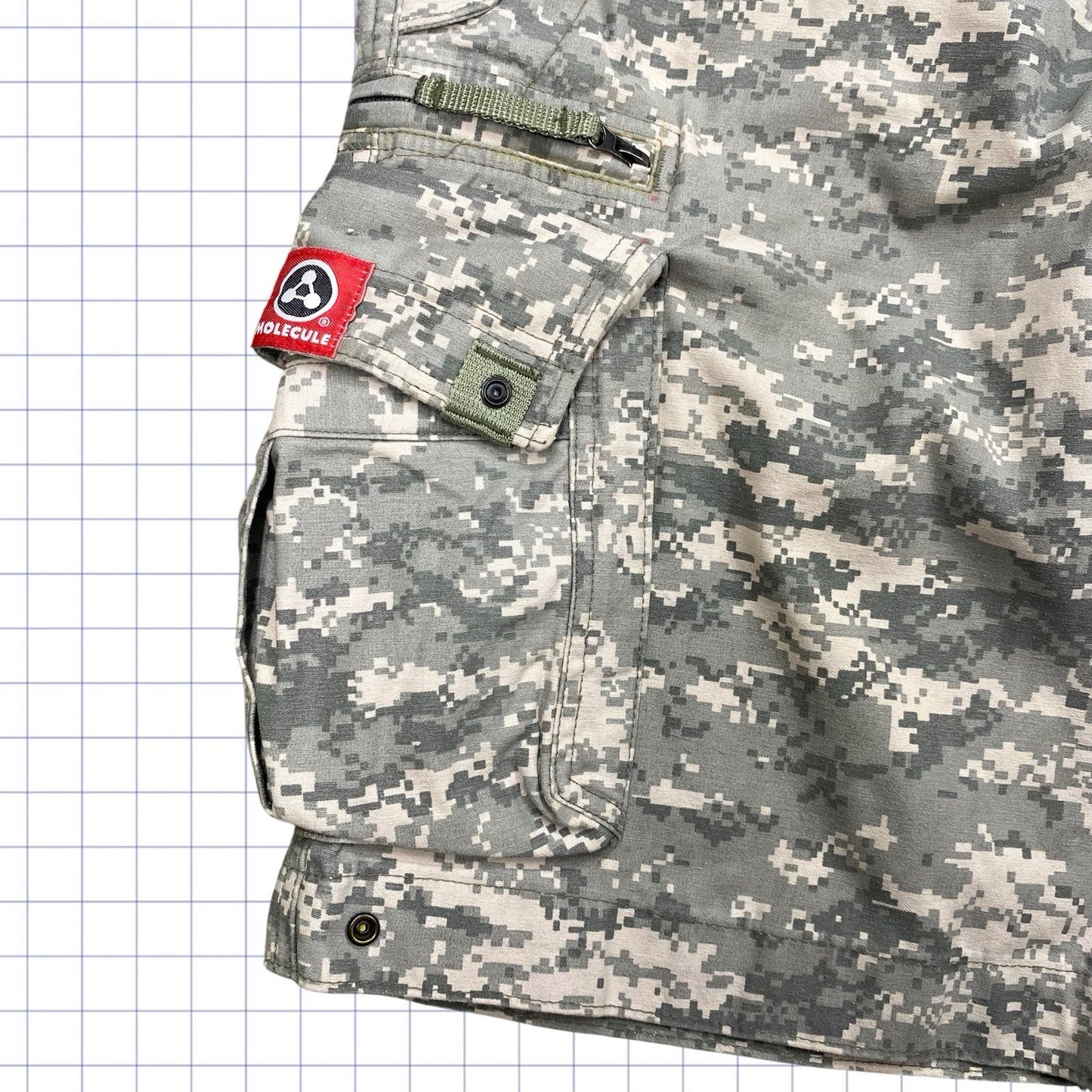 Surfwear Style Camo Cargo Shorts - 34W