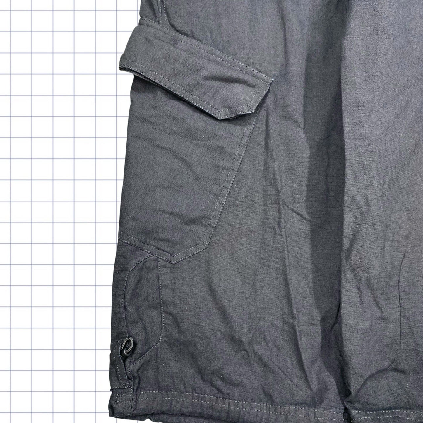 Early 2000s Nike 3/4th Shorts - 38W