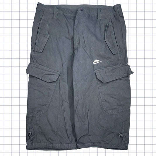 Early 2000s Nike 3/4th Shorts - 38W