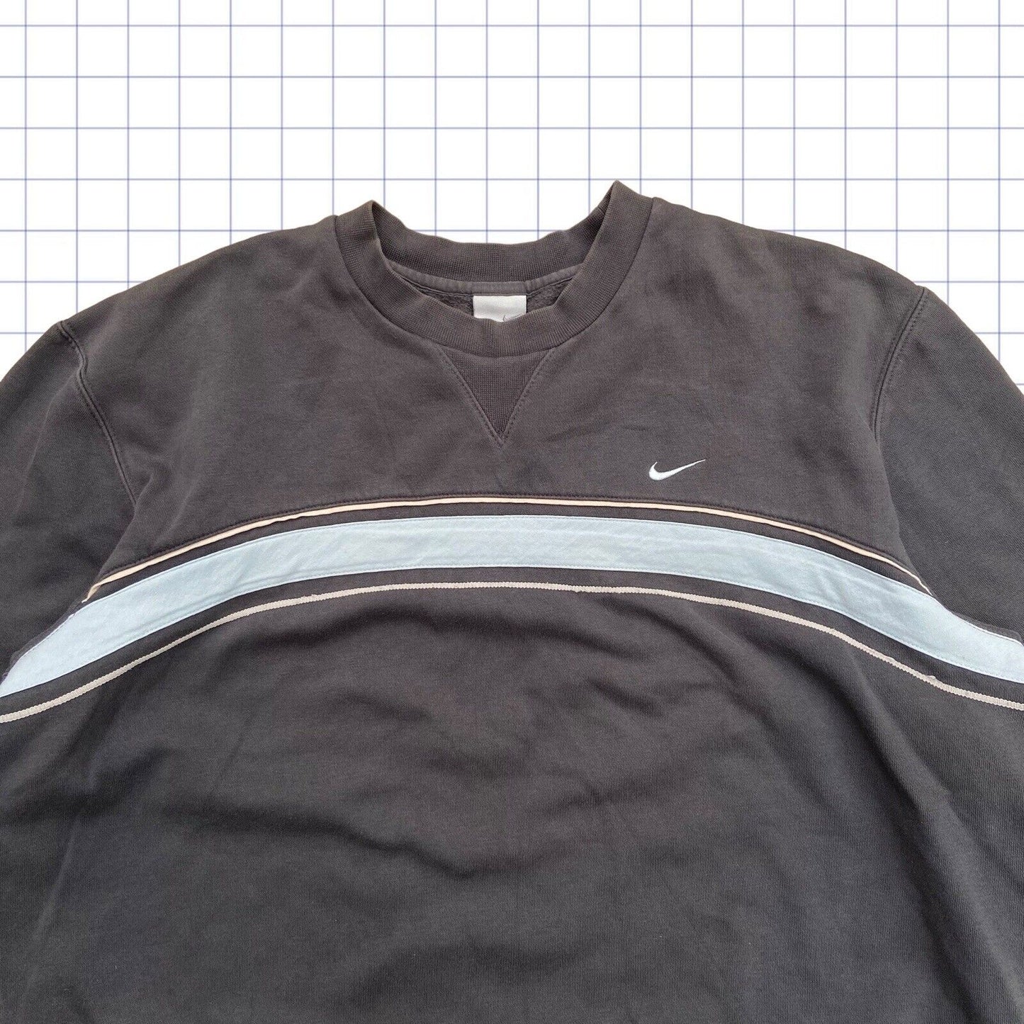 Early 2000s Nike Jumper - L