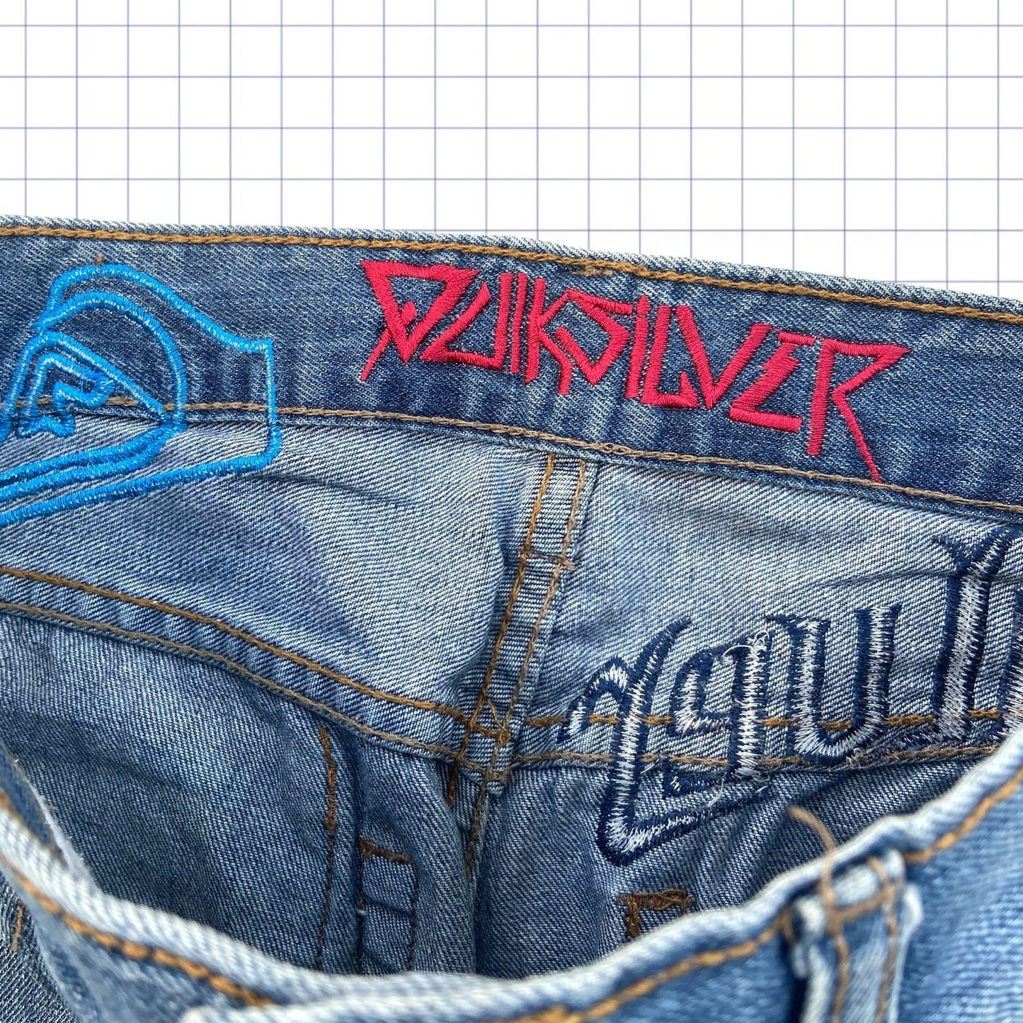 Vintage Quiksilver Big Logo Jorts - 30W