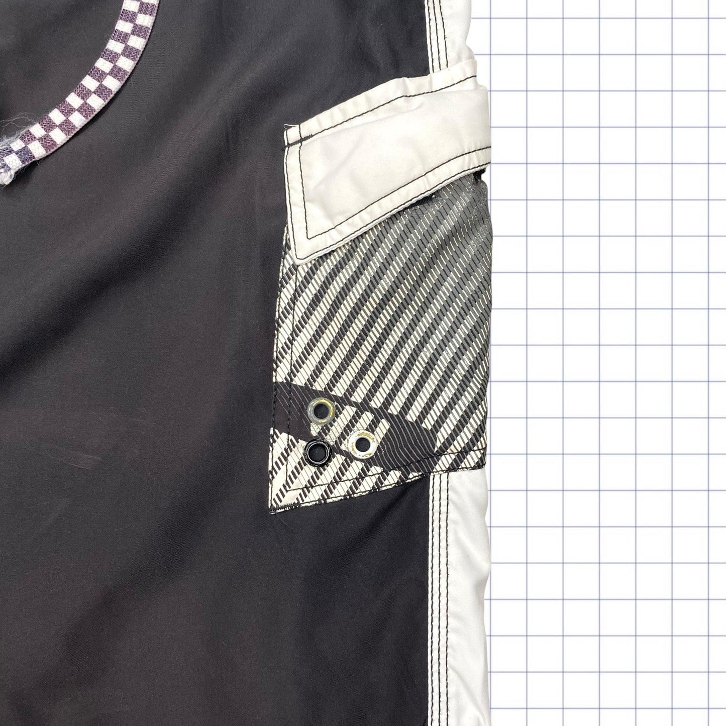 Early 2000s Oakley Board Shorts - 33W