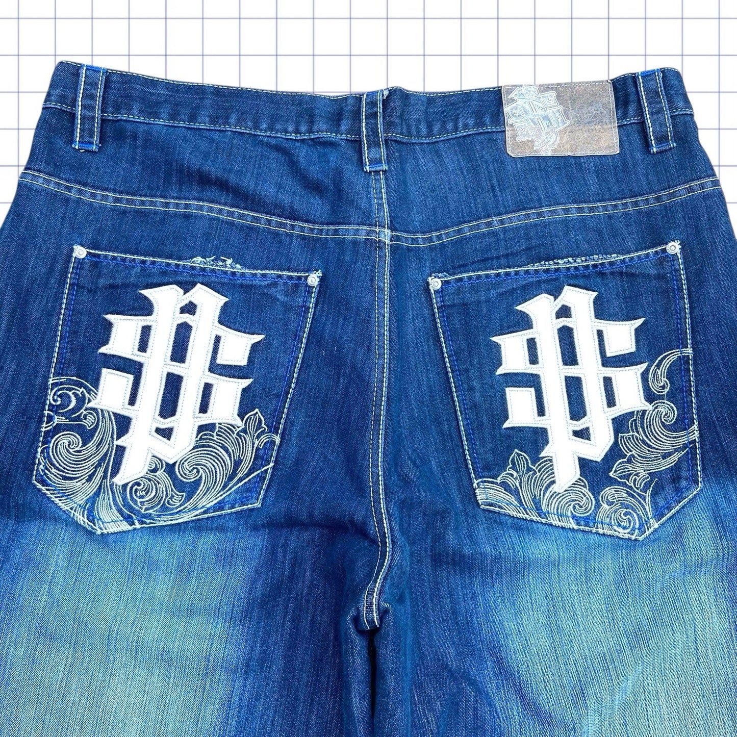 Vintage Southpole Back Pocket Graphic Jorts - 41W