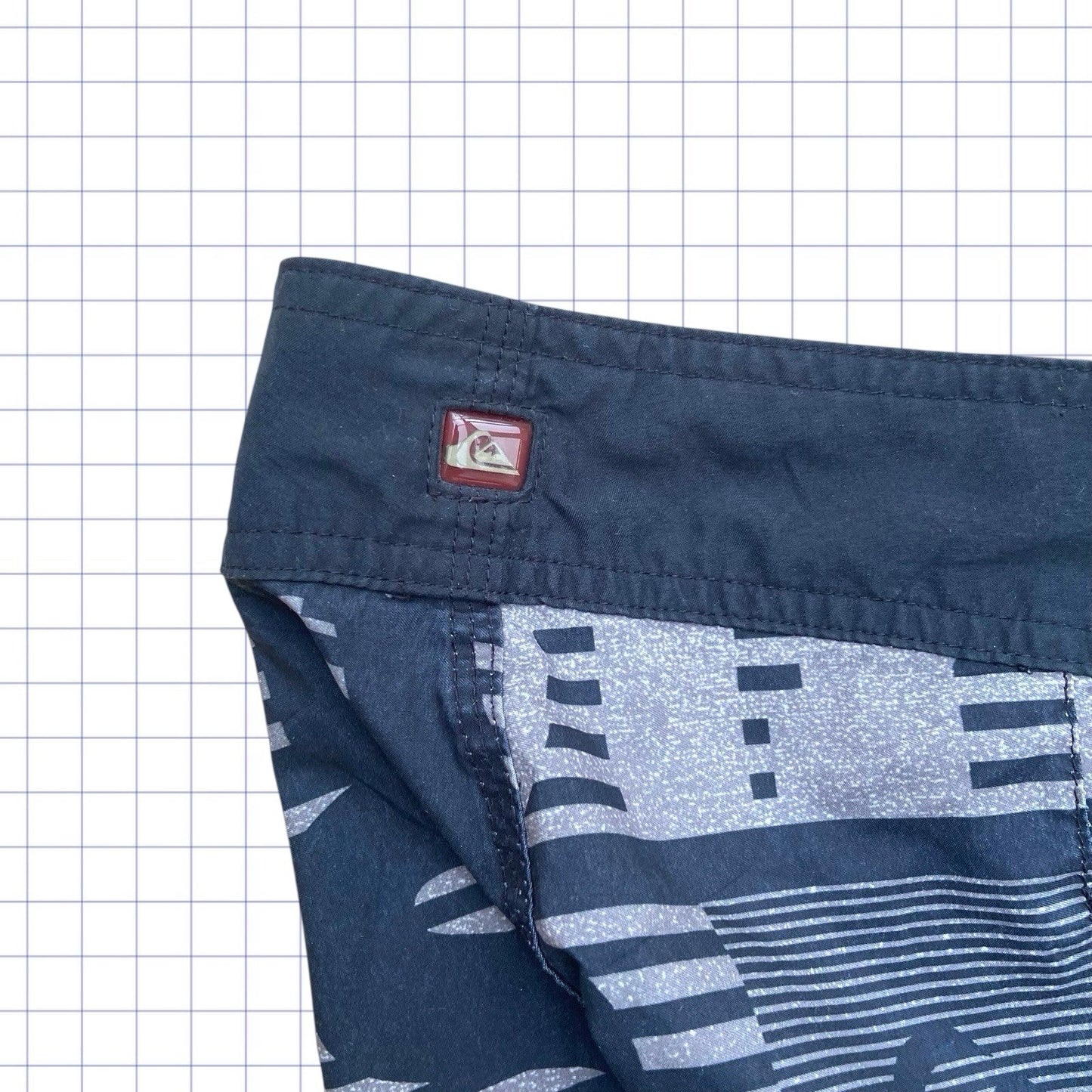 Early 2000s Quiksilver Board Shorts - 30W