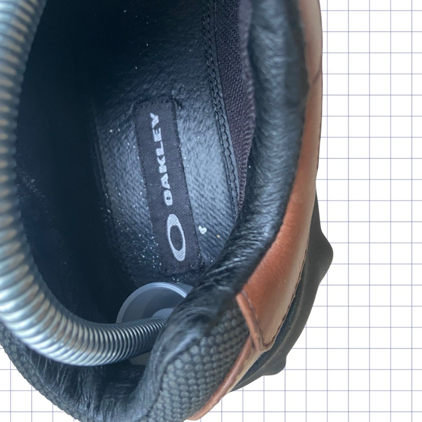 Rare Early 2000s Oakley Trainers - UK 9