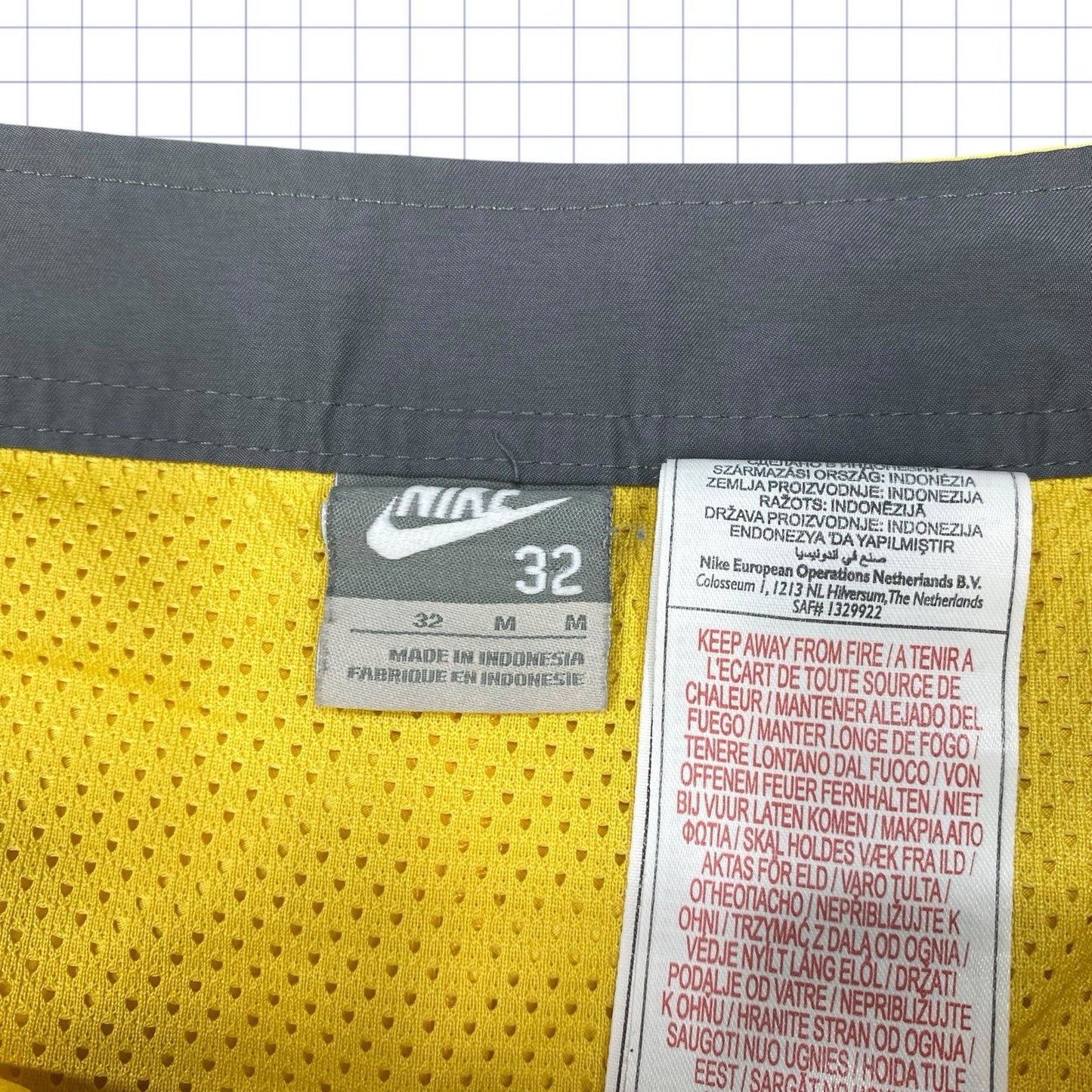 Early 2000s Nike Board Shorts - 31W