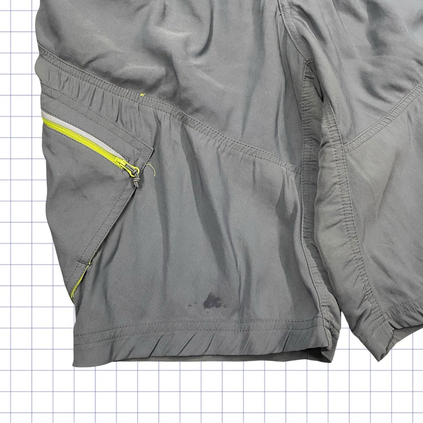 Vintage Technical Active Shorts - 36W