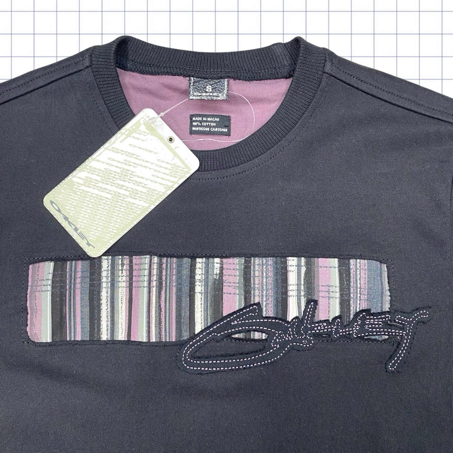 Vintage Womans Oakley Spellout Tshirt  - S