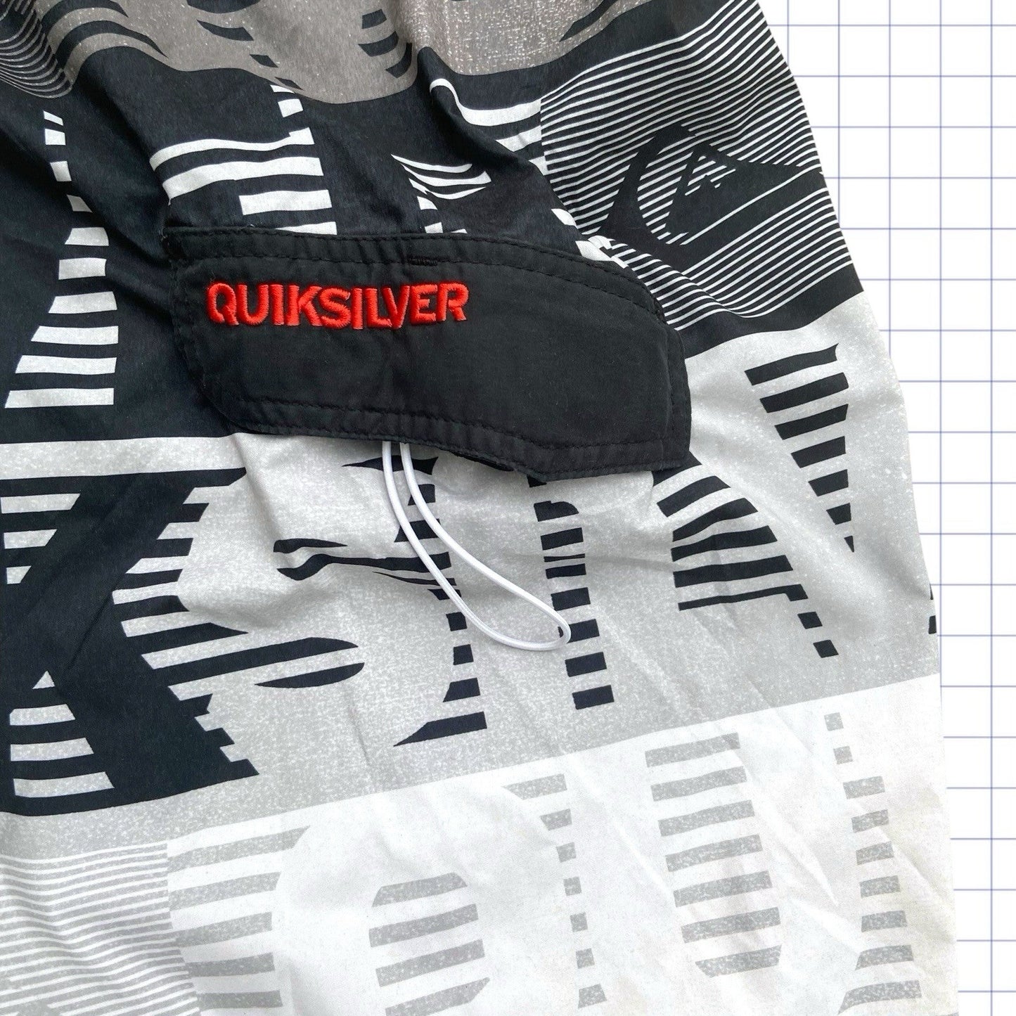 Early 2000s Quiksilver Board Shorts - 30W