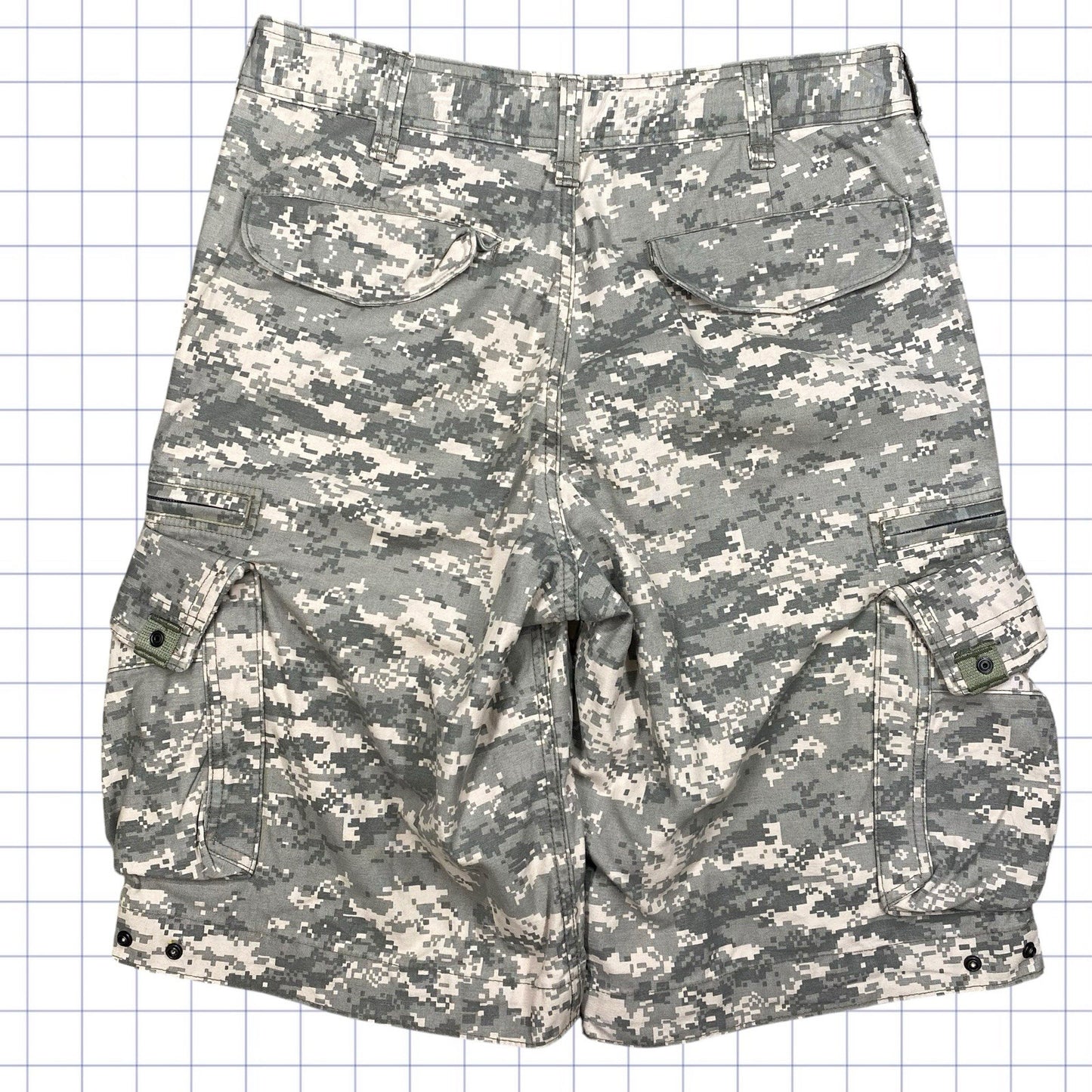 Surfwear Style Camo Cargo Shorts - 34W