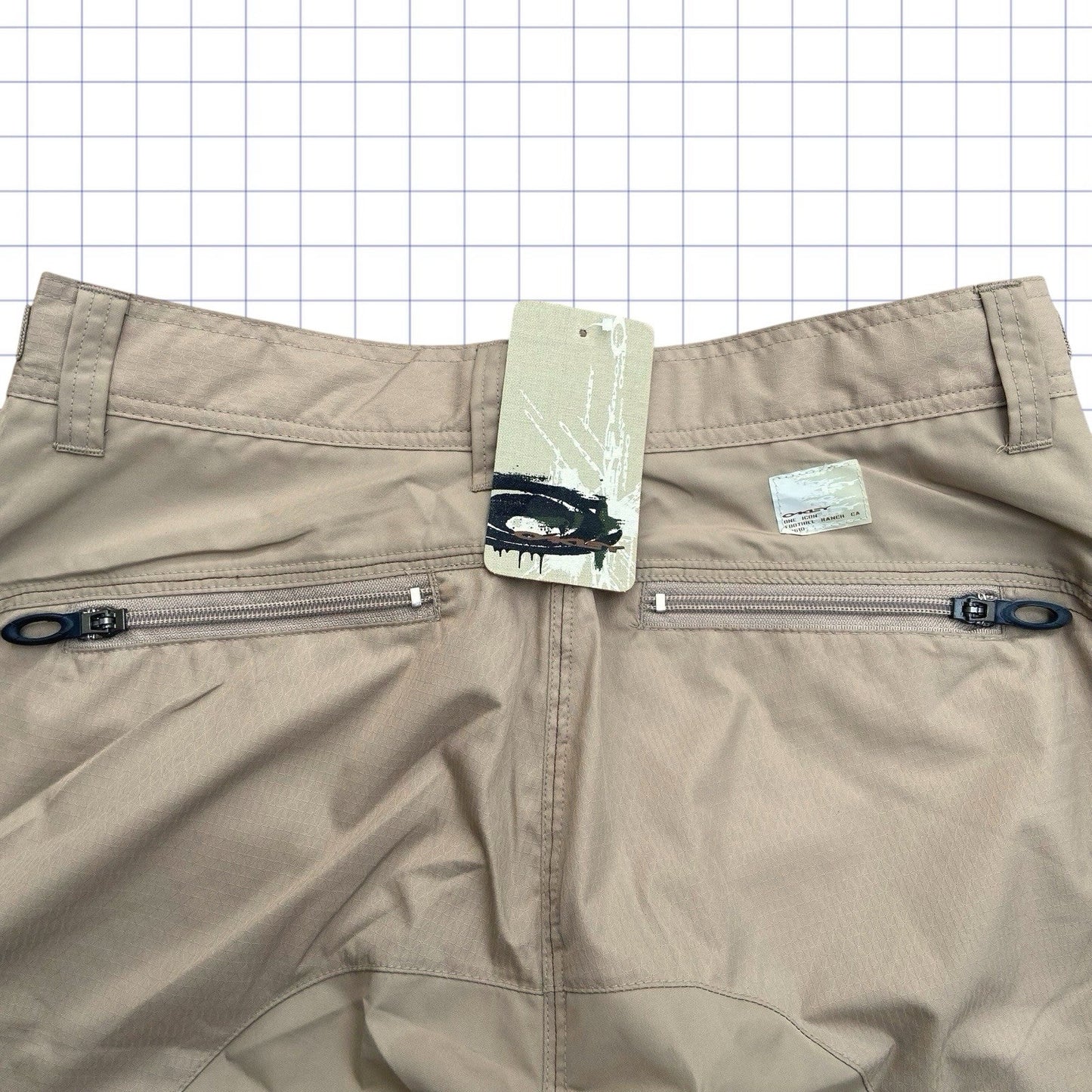 Vintage Deadstock Oakley Multi Pocket Shorts Shorts - 28-31W