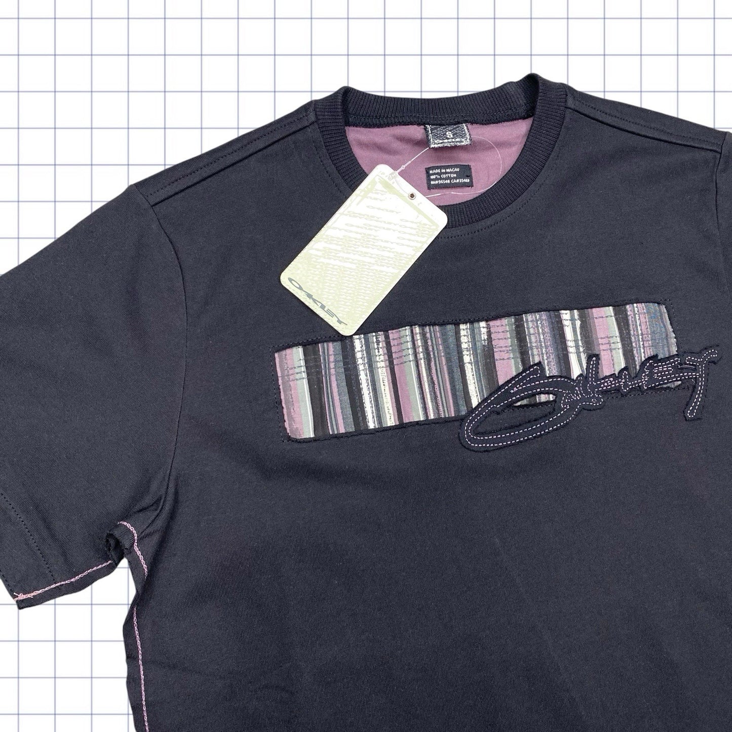 Vintage Womans Oakley Spellout Tshirt  - S