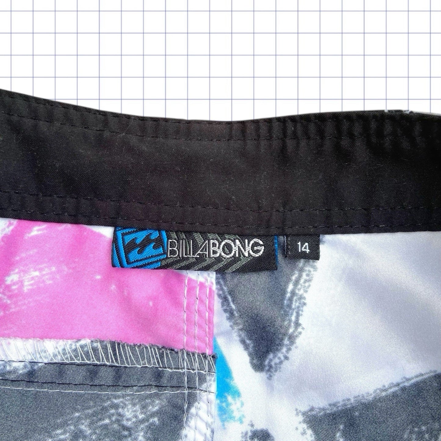 Y2K Billabong Board Shorts – 29W