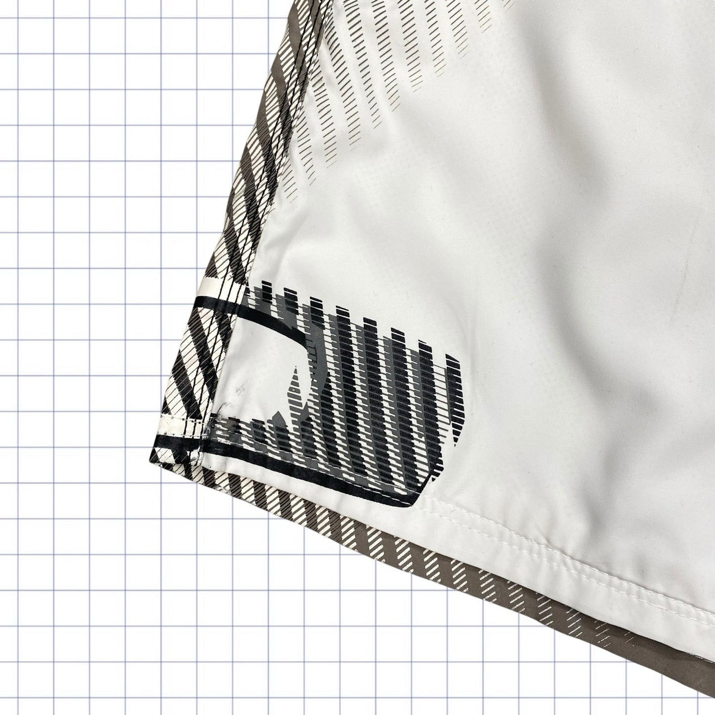 Early 2000s Oakley Board Shorts - 33W