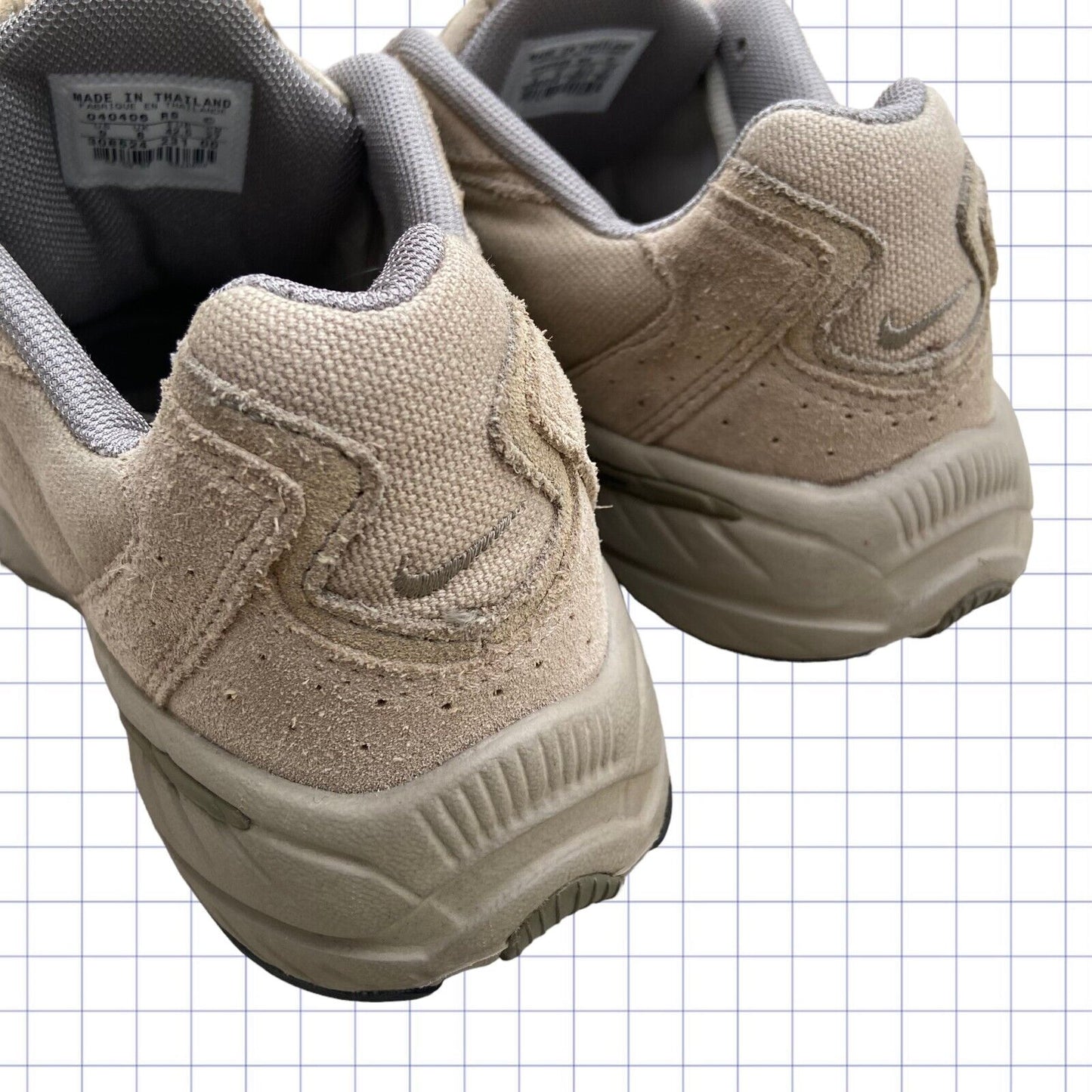 Vintage Nike Y2k Trainers - UK 8