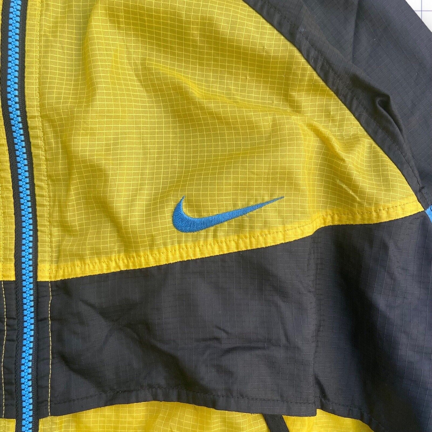 Rare Vintage 90’s Nike ACG Packable Windbreaker Jacket - M