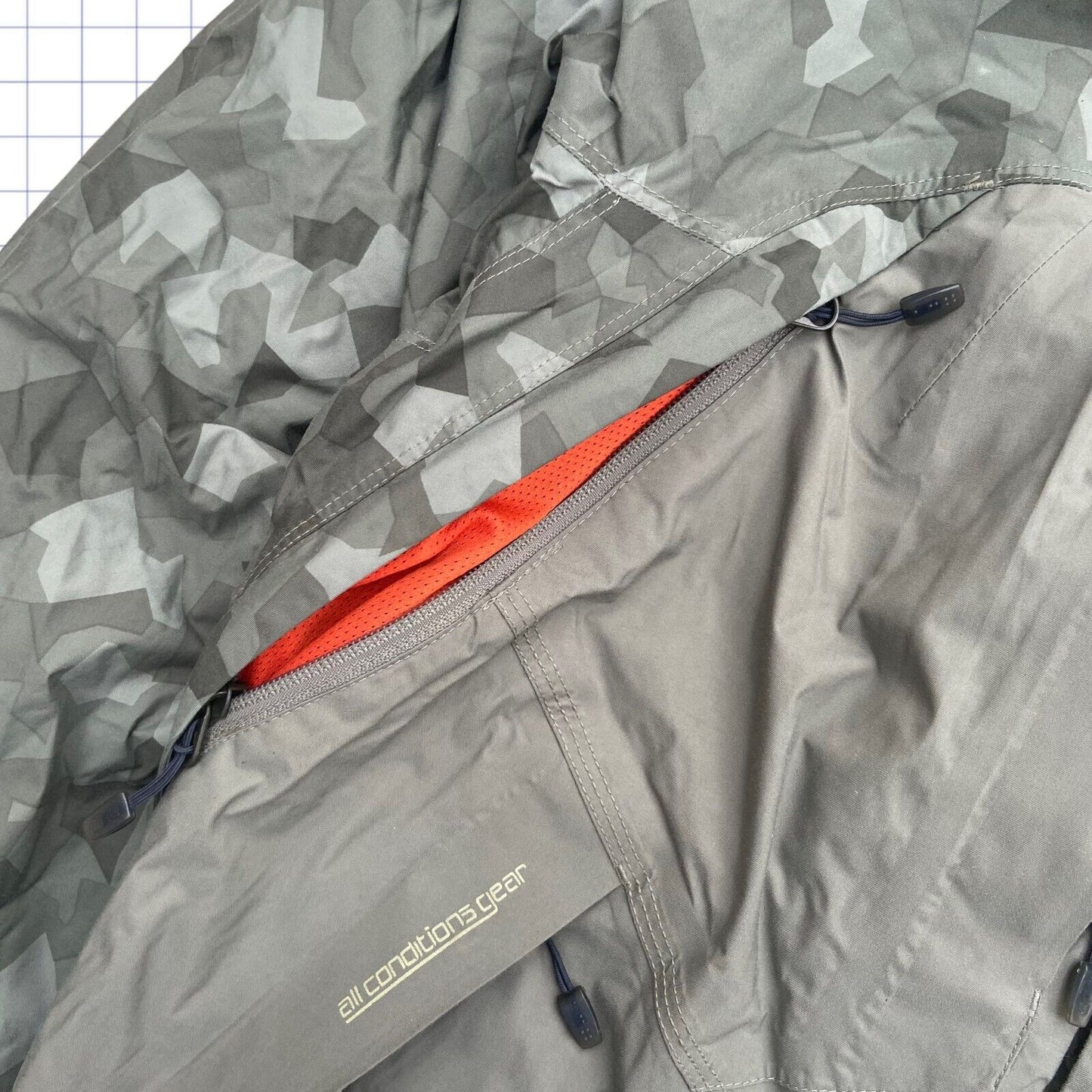 Vintage Nike ACG Camo Stormfit Jacket - M