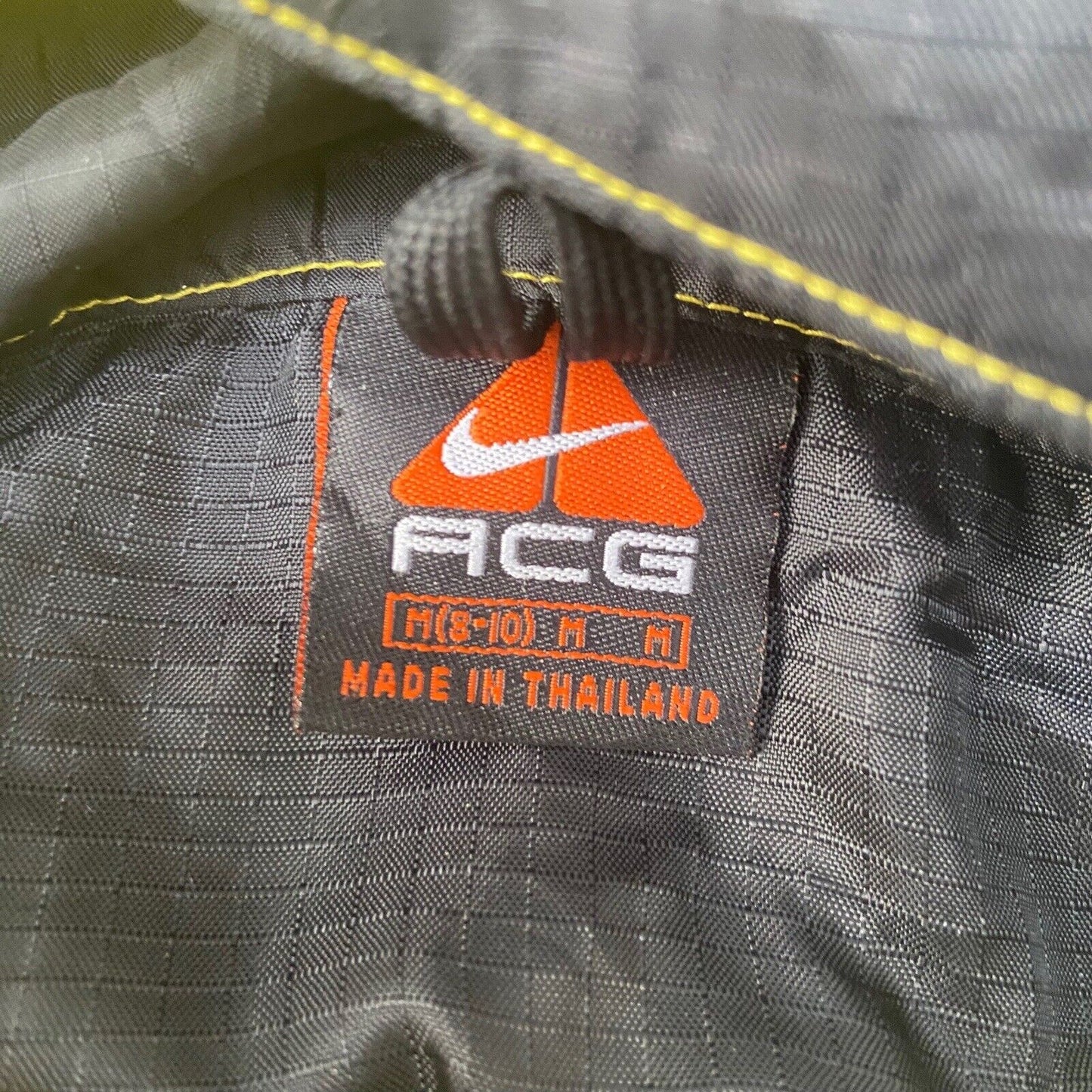 Rare Vintage 90’s Nike ACG Packable Windbreaker Jacket - M