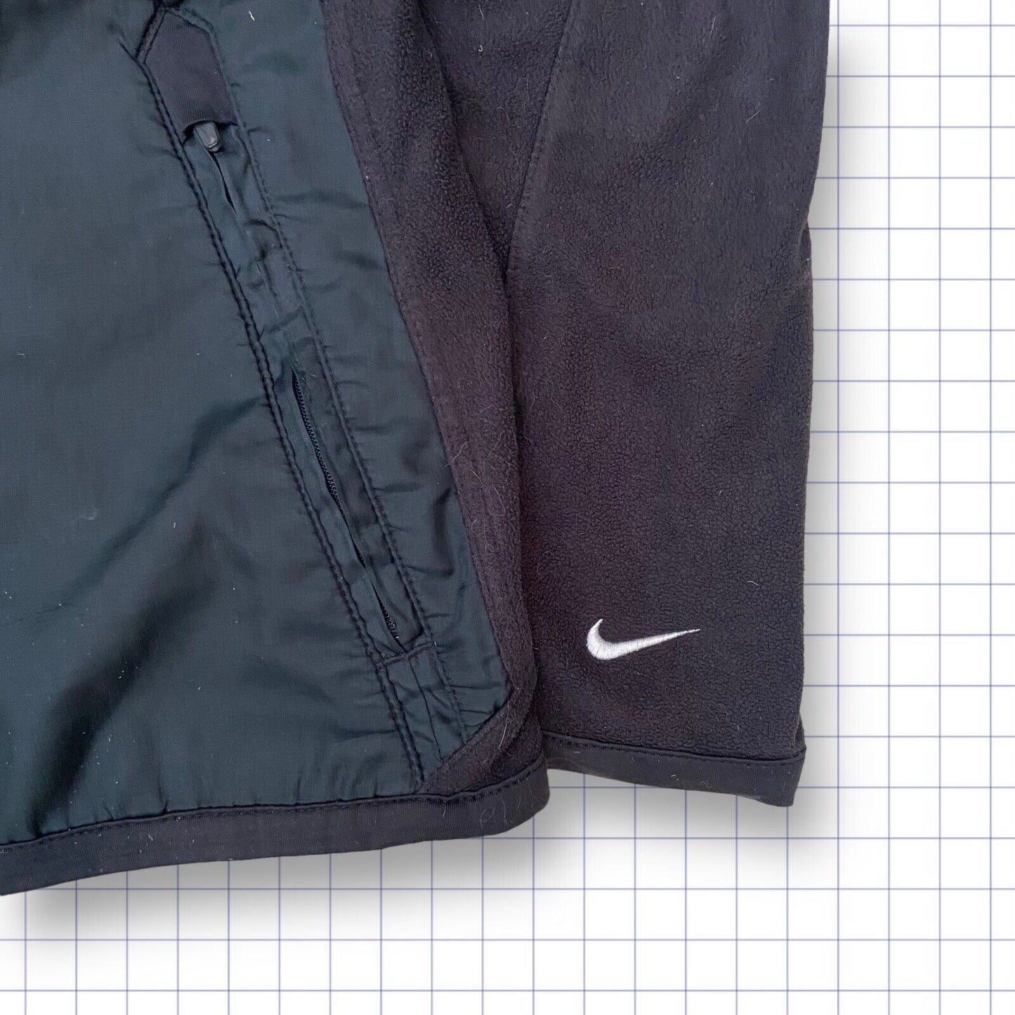 Nike Early 2000’s Spell Out Fleece